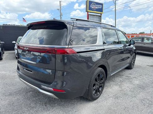 Used 2023 Kia Carnival SX Prestige FWD image 5