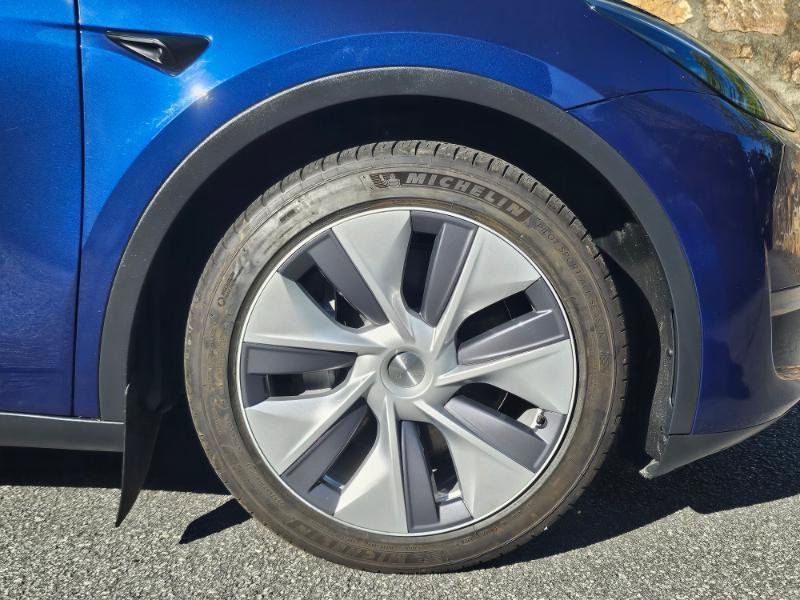 Used 2023 Tesla Model Y Long Range AWD/4WD image 17