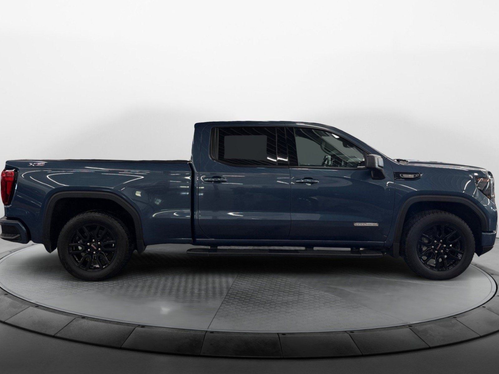 Used 2024 GMC Sierra 1500 Elevation w/ Preferred Package AWD/4WD image 2