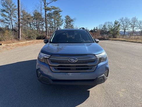 Used 2025 Subaru Forester Premium w/ Convenience Package #1 image 6