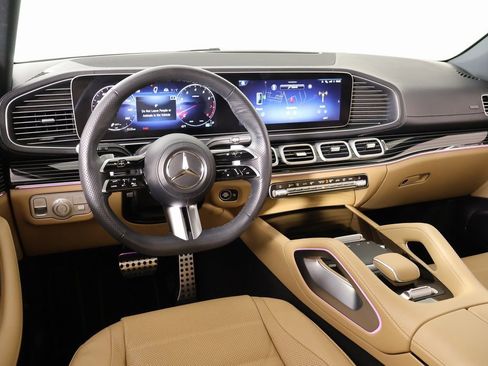 Used 2024 Mercedes-Benz GLS 450 GLS 450 image 2