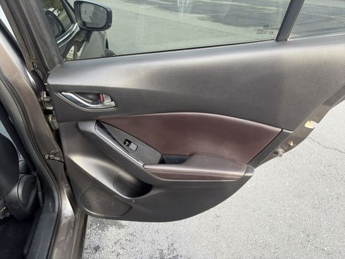 Used 2017 MAZDA MAZDA3 Touring FWD image 21