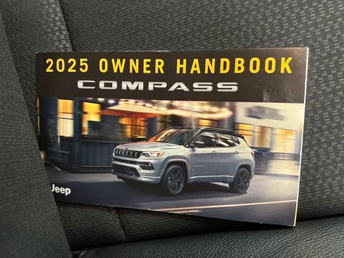 Used 2025 Jeep Compass Trailhawk AWD/4WD image 26