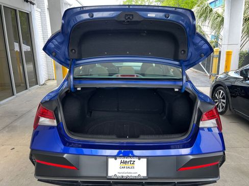 Used 2025 Hyundai Elantra SEL image 33