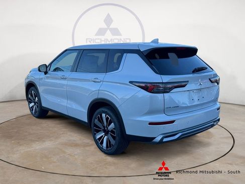 New 2026 Mitsubishi Outlander SE FWD image 5