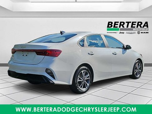 Used 2024 Kia Forte LXS FWD image 6
