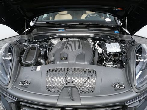 New 2026 Porsche Macan image 31