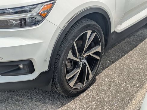 Used 2022 Volvo XC40 T5 R-Design w/ Advanced Package AWD/4WD image 6