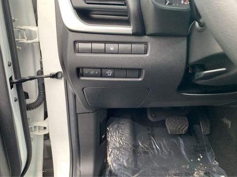 Used 2023 Nissan Rogue SV AWD/4WD image 14