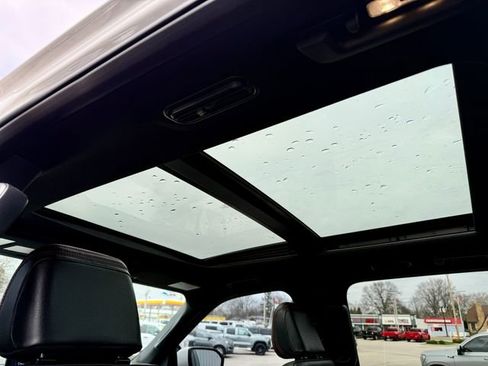 Used 2024 Ford Expedition Limited image 32