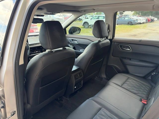 Used 2022 Nissan Rogue Platinum w/ Head-Up Display Package AWD/4WD image 21