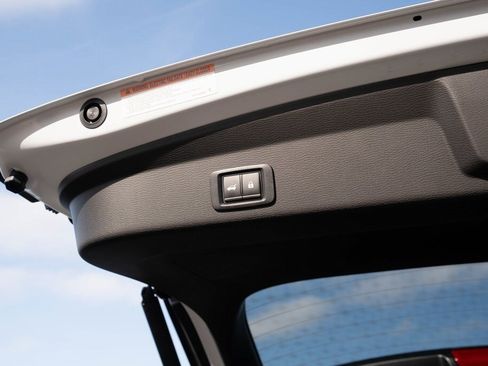 New 2026 Mitsubishi Outlander SEL image 9