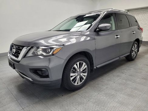 Used 2019 Nissan Pathfinder S image 2