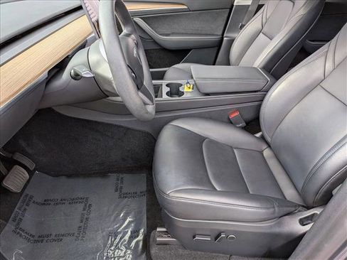 Used 2023 Tesla Model Y Long Range image 17