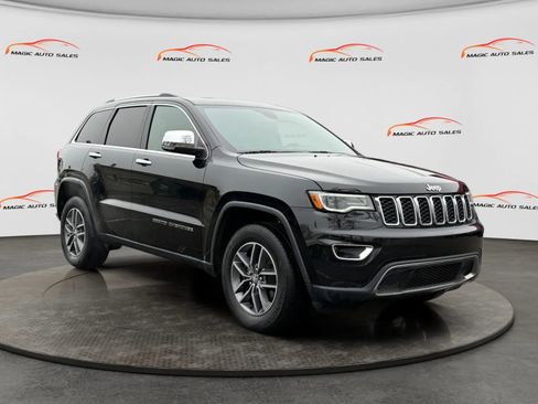 Used 2018 Jeep Grand Cherokee Limited w/ Luxury Group II image 5