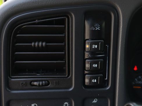 Used 2006 Chevrolet Silverado 2500 LT w/ Heavy-Duty Power Package image 29