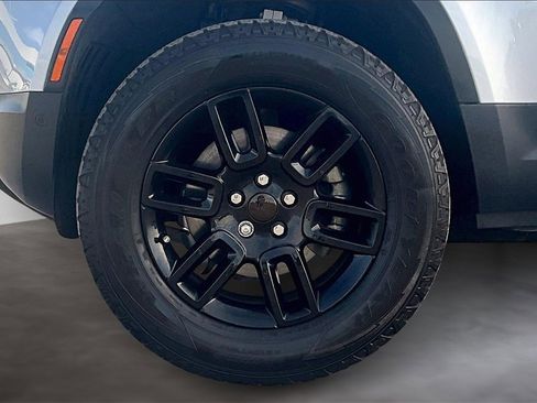 Used 2023 Land Rover Defender 110 S image 8