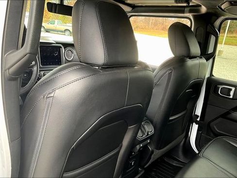 Used 2021 Jeep Wrangler Unlimited Sahara image 36