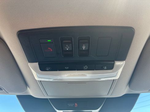 Used 2024 Nissan Pathfinder Platinum AWD/4WD image 36