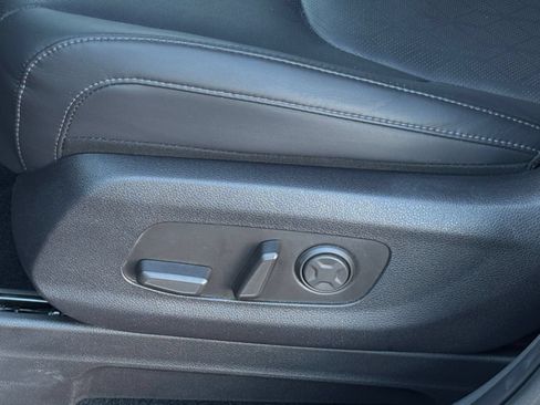 Used 2026 Kia Carnival FWD image 23