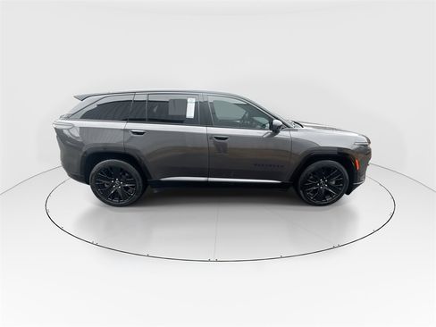 Used 2024 Jeep Wagoneer Launch Edition image 9