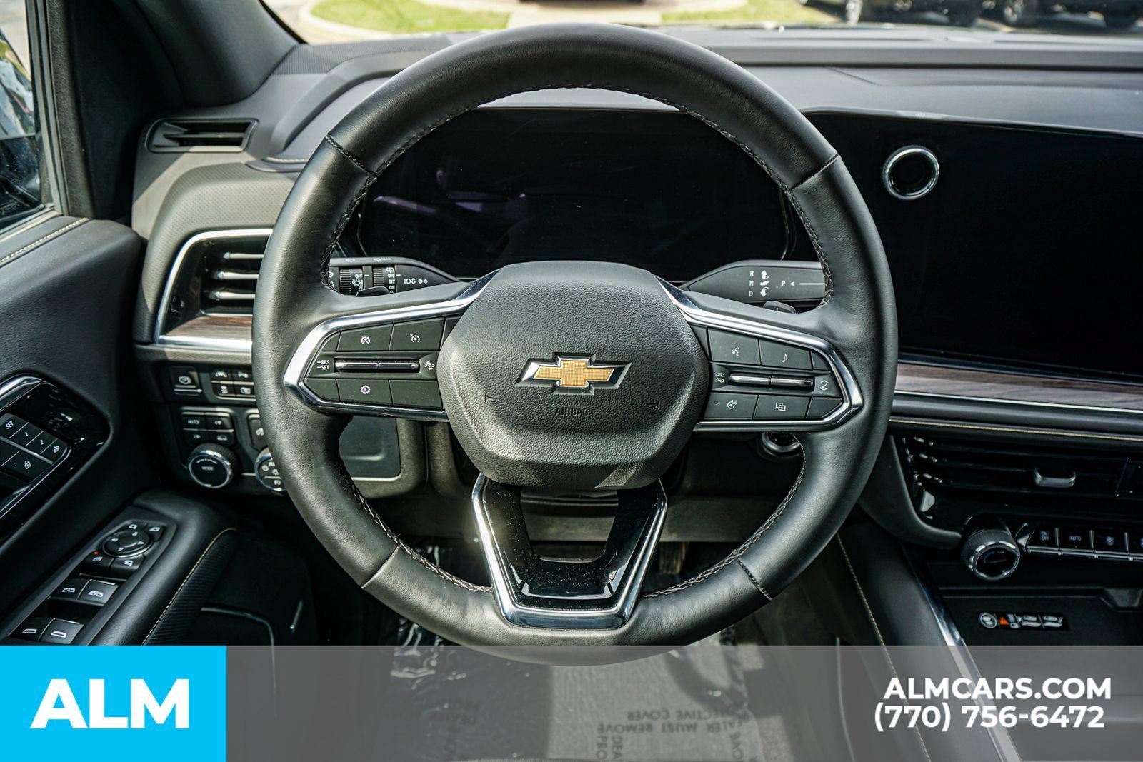 Used 2025 Chevrolet Suburban Premier AWD/4WD image 29