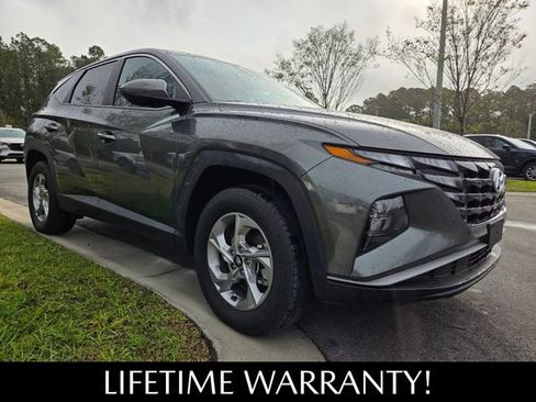 Used 2023 Hyundai Tucson SE image 3