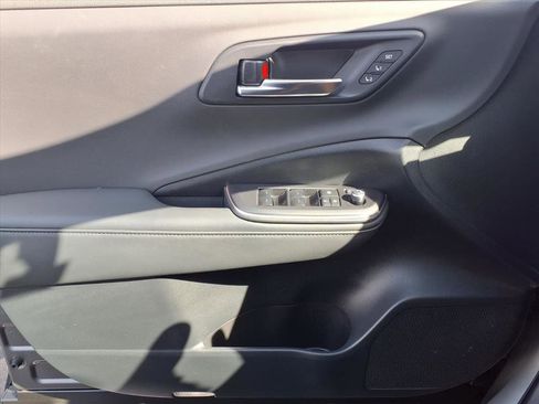 Used 2023 Toyota Crown XLE image 20