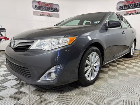 Used 2012 Toyota Camry XLE w/ Leather Pkg image 8