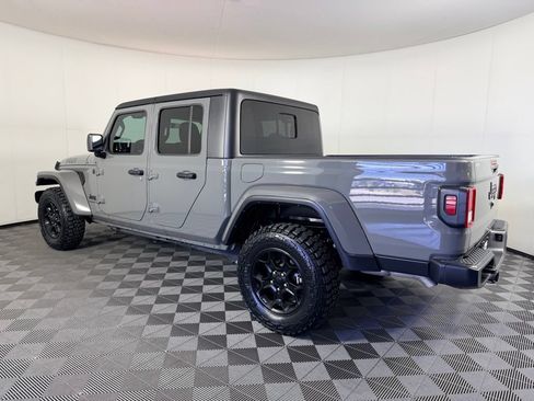 Used 2023 Jeep Gladiator Sport AWD/4WD image 10