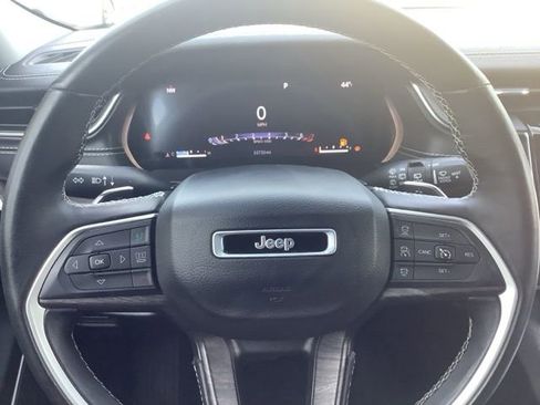 Used 2022 Jeep Grand Cherokee L Limited image 16