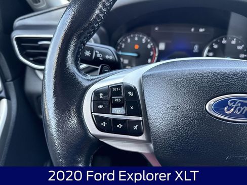 Used 2020 Ford Explorer XLT w/ Equipment Group 202A AWD/4WD image 21