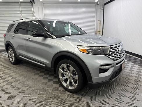 Used 2020 Ford Explorer Platinum w/ Premium Technology Package AWD/4WD image 7
