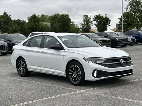 Used 2023 Volkswagen Jetta Sport FWD image 7