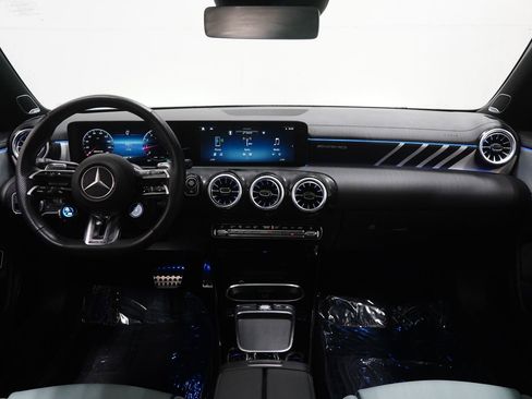 Used 2025 Mercedes-Benz CLA 35 AMG 4MATIC image 16