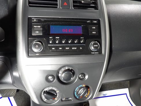 Used 2018 Nissan Versa SV FWD image 11