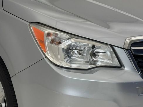 Used 2015 Subaru Forester 2.5i Limited AWD/4WD image 5