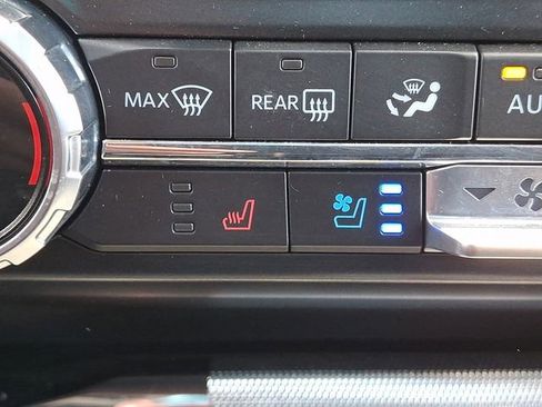Certified 2022 Ford F150 Lariat w/ FX4 Off-Road Package AWD/4WD image 24