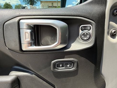 Used 2022 Jeep Gladiator Sport AWD/4WD image 13