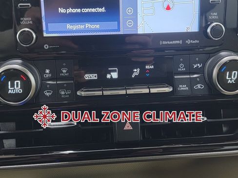 Used 2022 Toyota Highlander XLE image 24