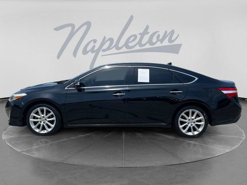Used 2013 Toyota Avalon Limited w/ Technology Pkg FWD image 4