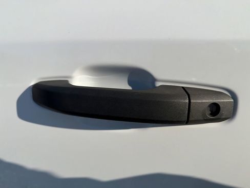 Used 2022 Chevrolet Silverado 1500 Custom image 13