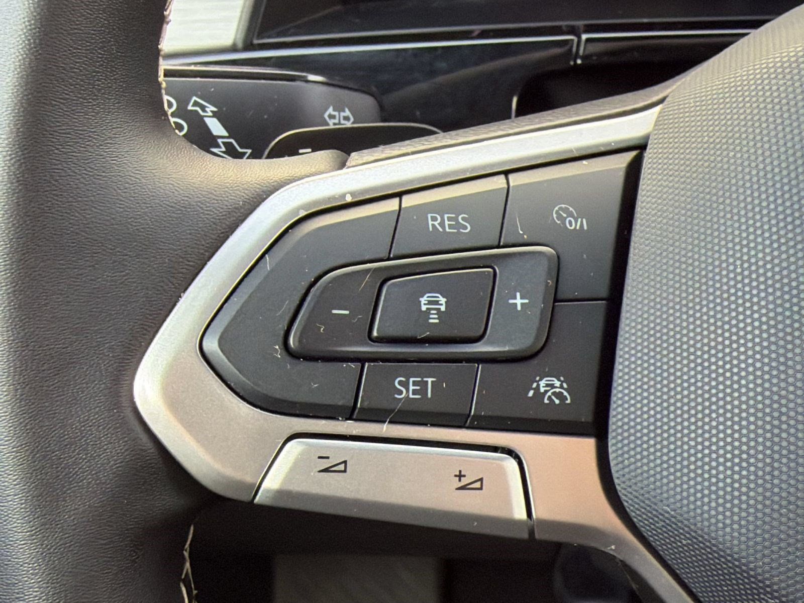 Used 2026 Volkswagen Atlas Cross Sport SE FWD image 18