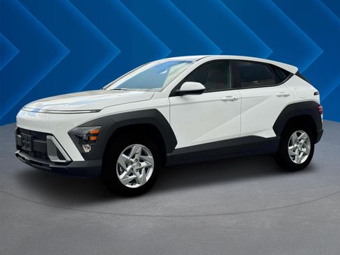 New 2025 Hyundai Kona SE image 2