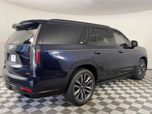 Used 2021 Cadillac Escalade Sport Platinum AWD/4WD image 9