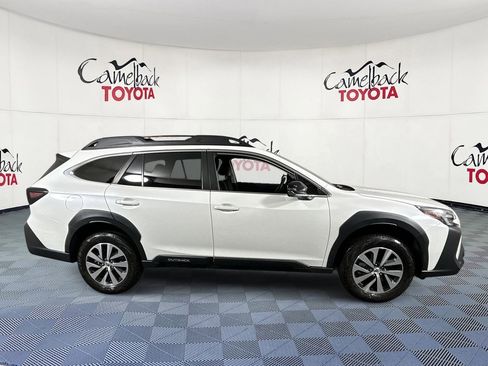 Used 2025 Subaru Outback Premium image 8