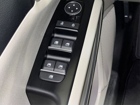 Used 2025 Kia Soul LX w/ LX Technology Package image 31