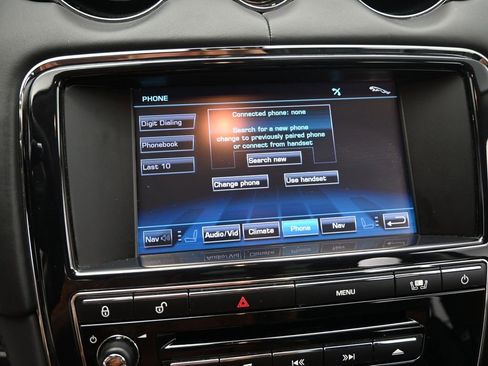 Used 2011 Jaguar XJ L image 24