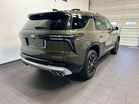 Used 2024 Chevrolet Traverse RS AWD/4WD image 3