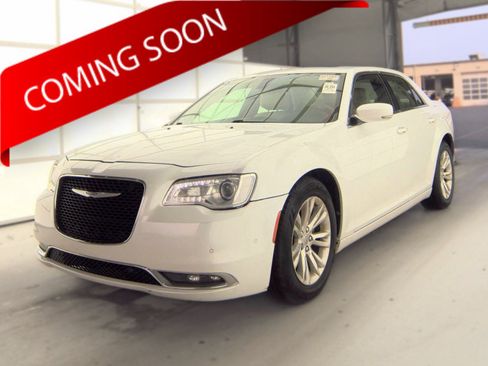 Used 2016 Chrysler 300 Touring L RWD image 1
